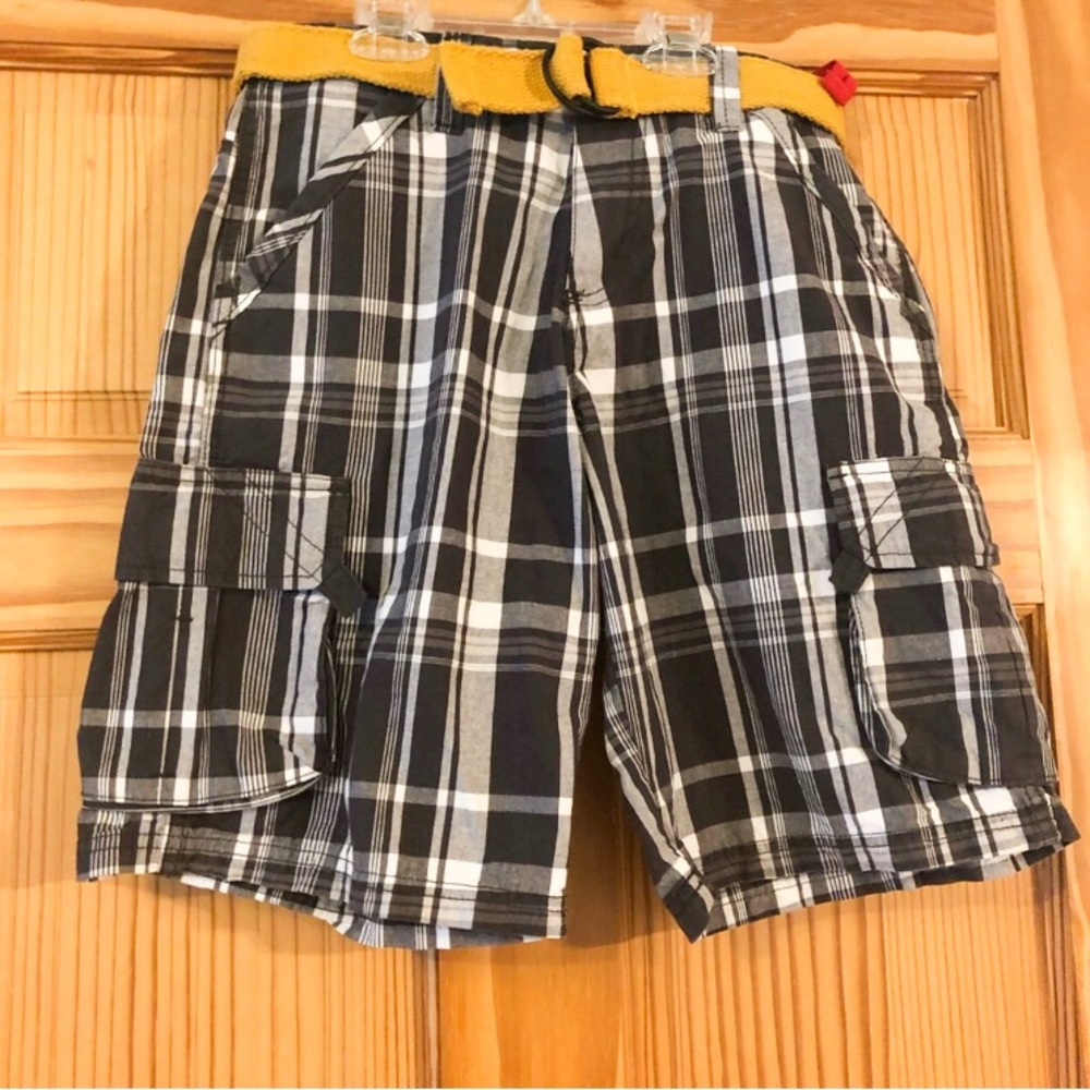 ⭐️ Like new! Boys Wrangler shorts